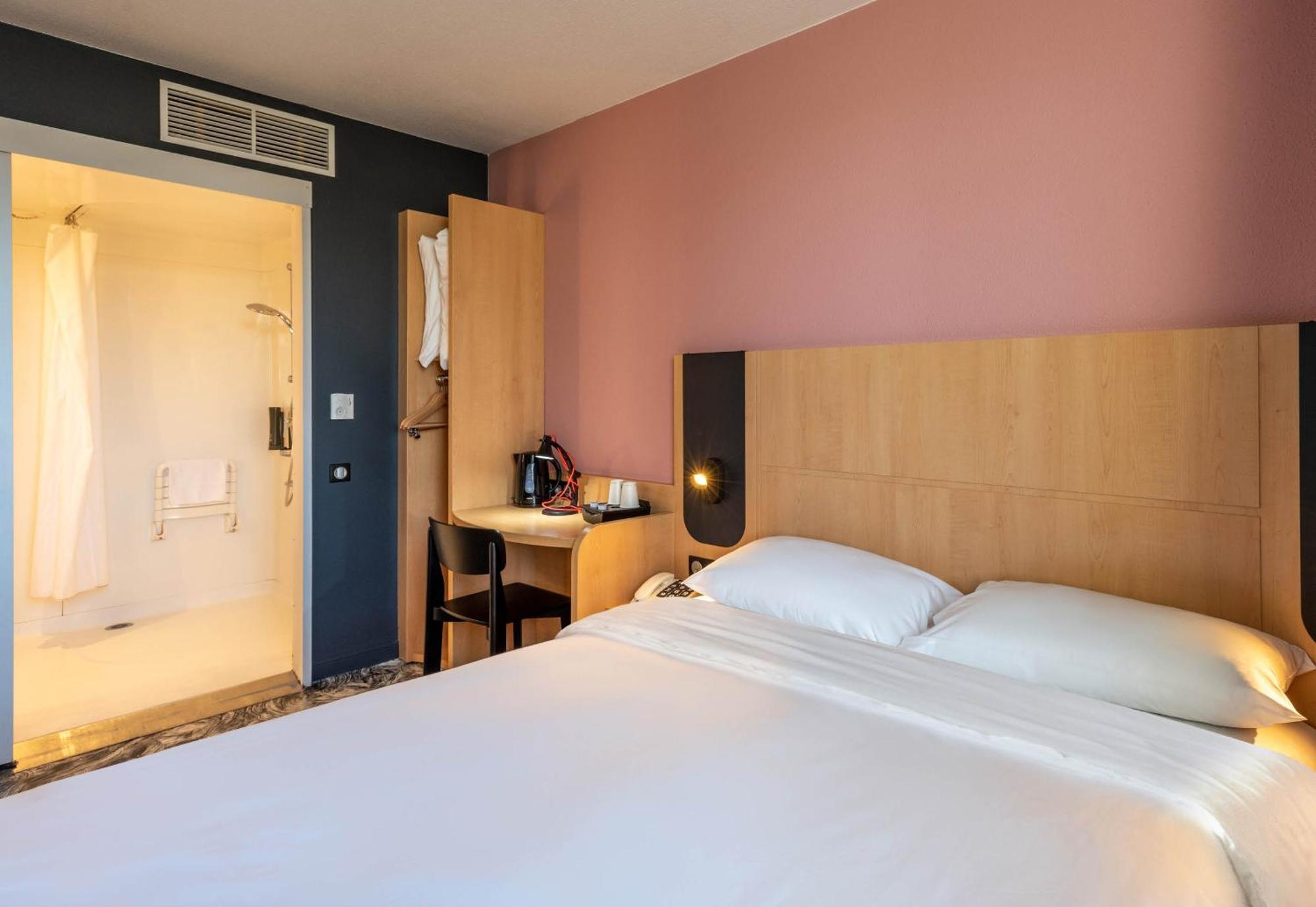 Calais Terminal Cite Europe 3 Etoiles Hotel
